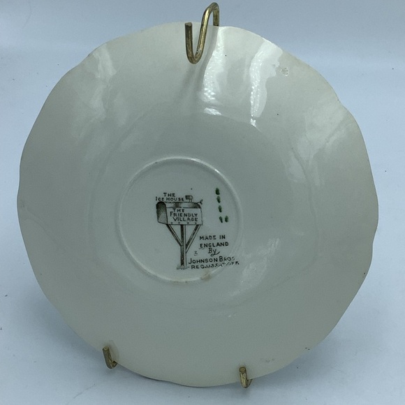 Johnson Bros. “The Icehouse” Teacup & Saucer - Picture 7 of 8